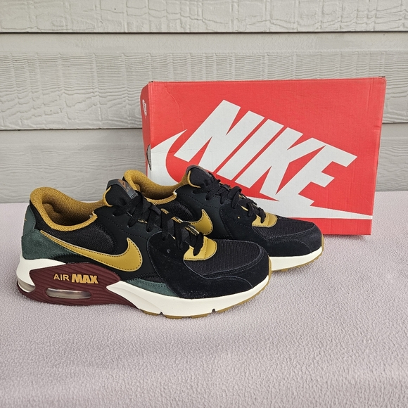 Nike Air Max Excee Athletic Sneaker Men SZ 10 Black Green HQ3610-010 - Picture 1 of 11